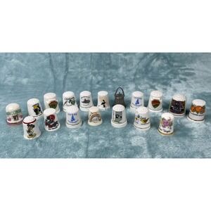 Lot of 18 Vintage Souvenir Thimbles USA States Cities Disney Texas Florida DC
